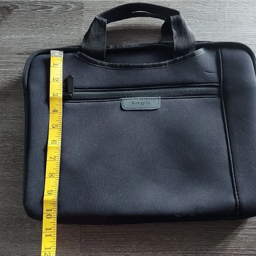 Targus Slipskin TSS932 Carrying Case (Sleeve) for 14